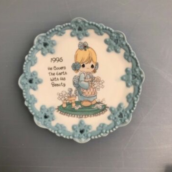 Plate He Covers The Earth With Beauty 1995 - Picture 1 of 3